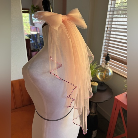 Peach Pink Bridal Veil with Bow and Rhinestones - Picture 2 of 6